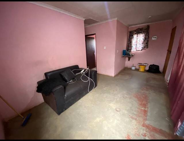 2 BEDROOM HOUSE FOR SALE IN PALM RIDGE EXT 2